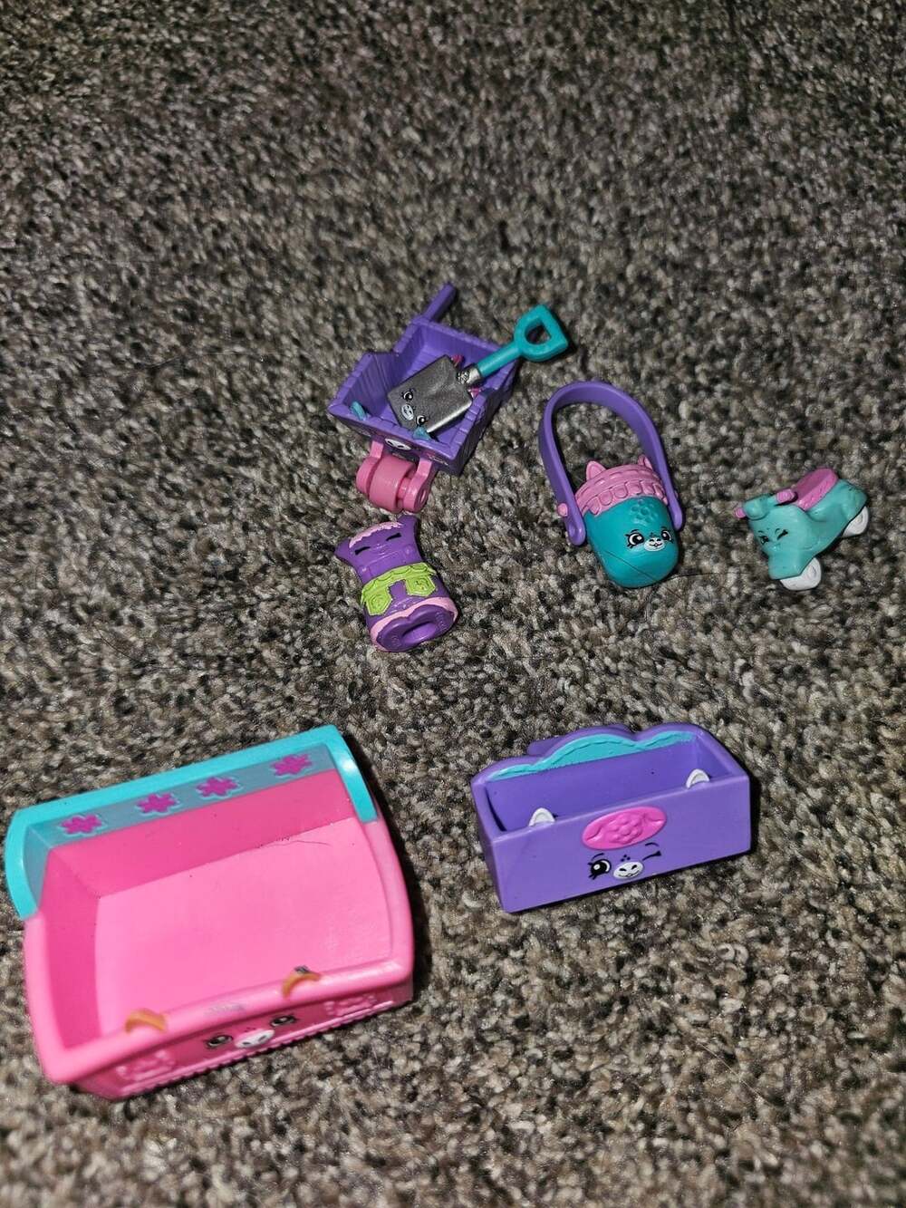 Shopkins Happy Places Puppy Parlour Accessories Lot